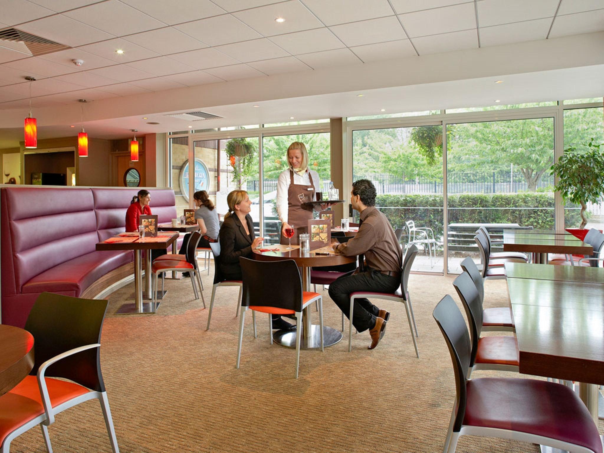 Отель Ibis London Barking Баркинг Экстерьер фото
