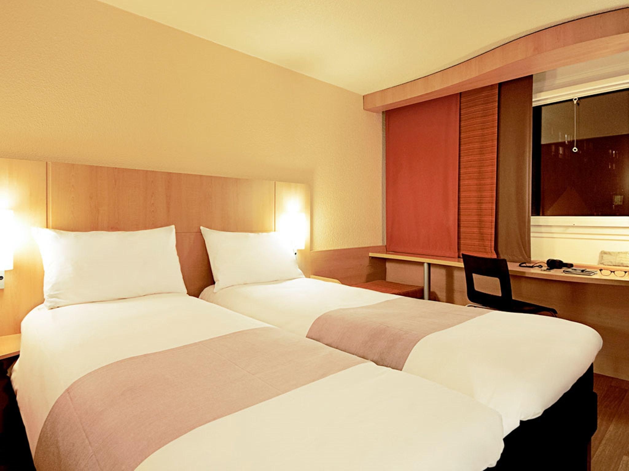 Отель Ibis London Barking Баркинг Экстерьер фото