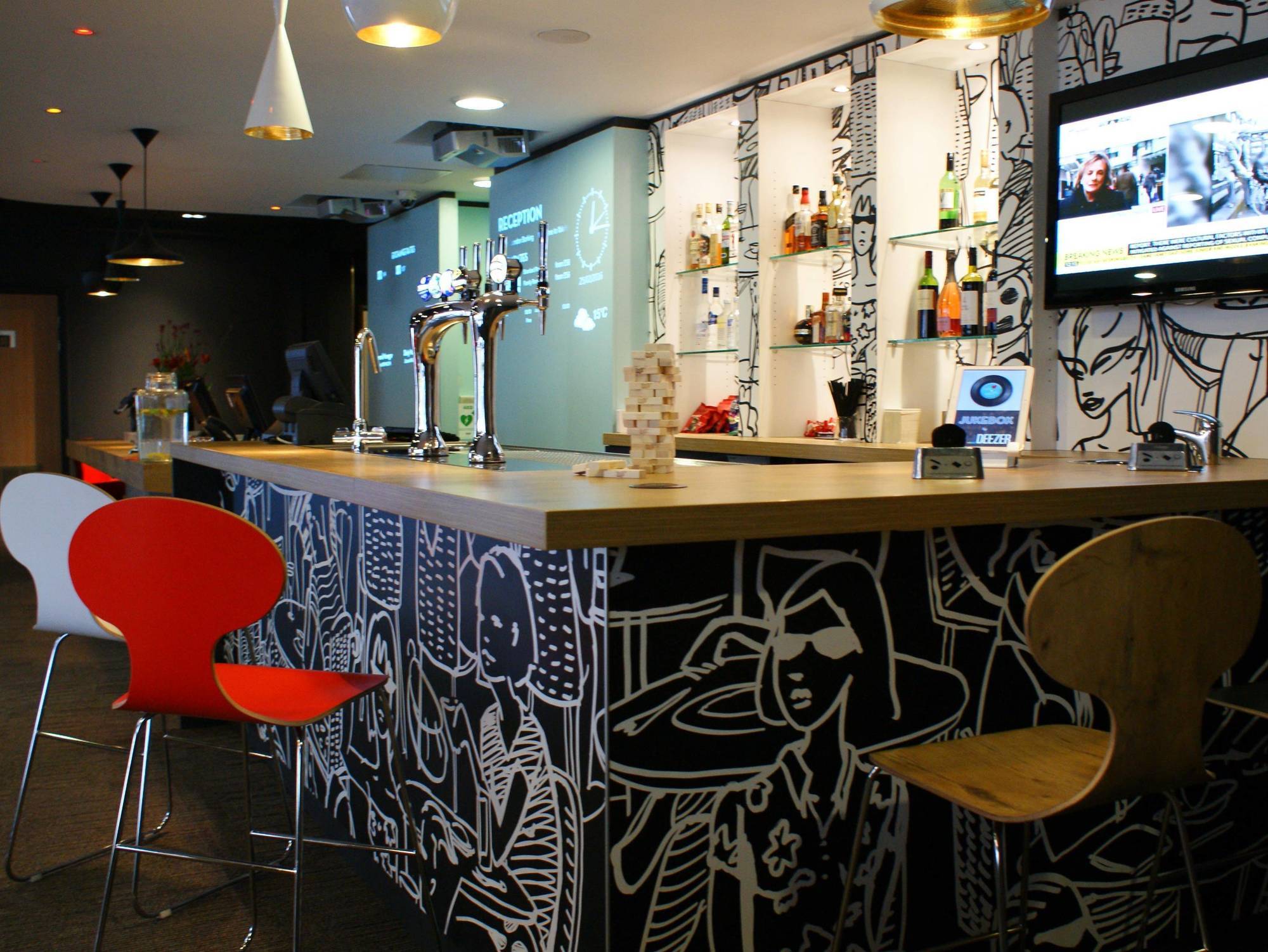 Отель Ibis London Barking Баркинг Экстерьер фото